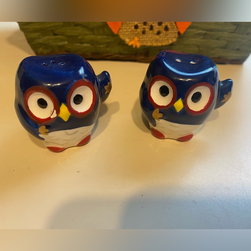 Navy blue owl salt shakers